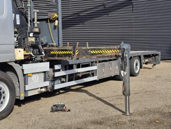 Mercedes-Benz ACTROS 2532 6x2 / HIAB CRANE / MACHINE TRANSPORTER
